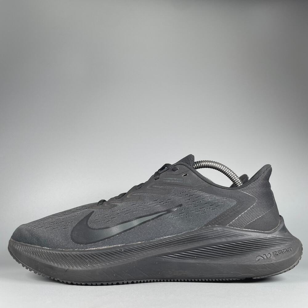Nike Air Zoom Winflo 7 Men's Size 10 Triple Black Running Walking Shoes Sneakers